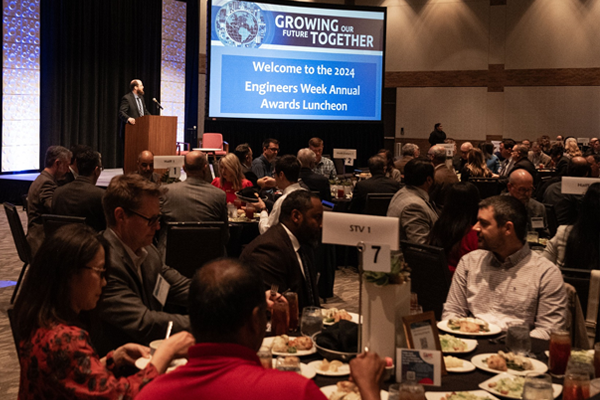Image of a TSPE Dallas lunch meeting at Maggiano's